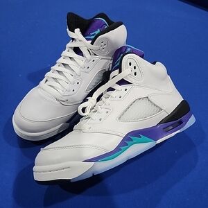 Sz 5y Or 6.5y Air Jordan 5 Retro GS Grape 2025 HQ7980-100 Youth